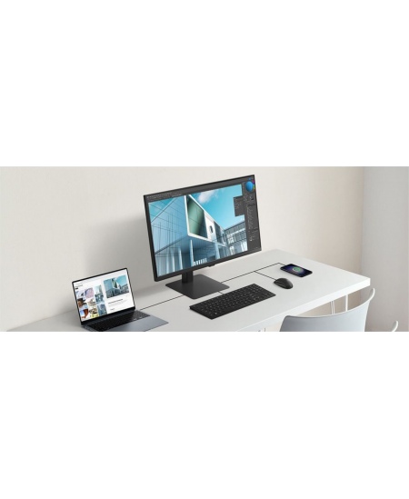 Samsung LS32D800UAUXEN | 32 " | VA | UHD | 16:9 | 60 Hz | 5 ms | 3840 x 2160 pixels | 350 cd/m² | Black