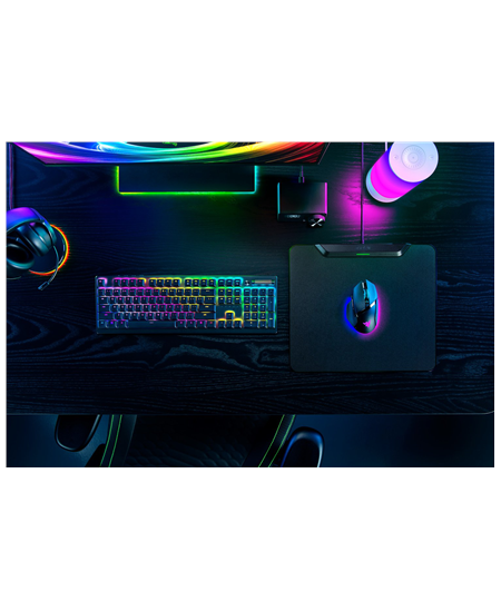 Razer | Wireless Charging Gaming Mouse Mat and Puck, Hard Edition | HyperFlux V2 Wireless Charging System | Gaming Mouse Mat | 3