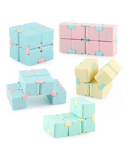 Begalybės magiškas kubas dėžutėje