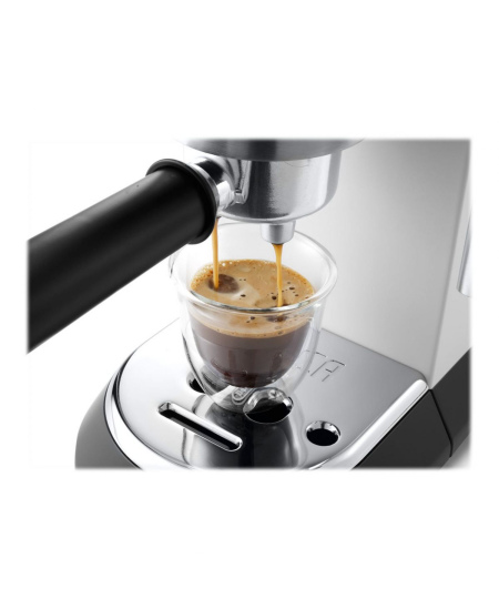Delonghi | Dedica Pump Espresso | EC685W | Pump pressure 15 bar | Built-in milk frother | Semi-automatic | 1300 W | White