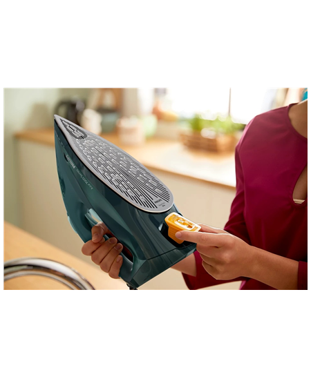 Philips | Iron | DST7050/70 | Steam Iron | 2800 W | Water tank capacity 300 ml | Continuous steam 50 g/min | Steam boost perform
