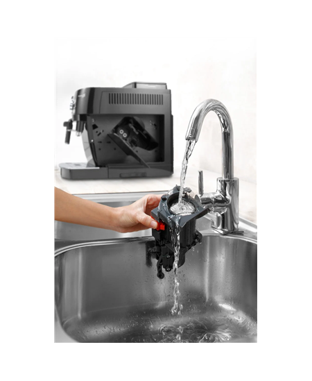 Delonghi | Coffee Maker | ECAM22.112.B Magnifica S | Pump pressure 15 bar | Built-in milk frother | Automatic | 1450 W | Black