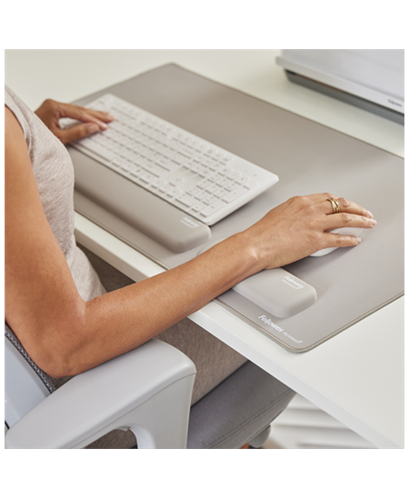 Fellowes | Breyta Palm Wrist Rest | Sand
