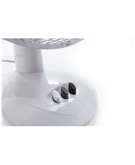 Adler | AD 7302 | Desk Fan | White | Diameter 23 cm | Number of speeds 2 | Oscillation | 22 W