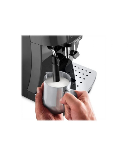 Delonghi | Magnifica Start ECAM220.22GB | Pump pressure 15 bar | Built-in milk frother | Automatic | 1450 W | Black