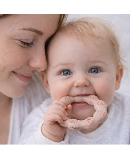 Babyono kramtukas silikoninis žiedas kreminis 825/04