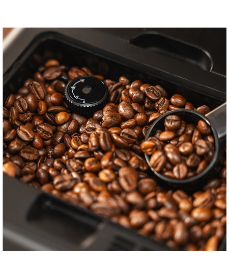 Cecotec Coffee machine | Cremmaet Latte Touch | Pump pressure 19 bar | Built-in milk frother | Super-automatic | Black | 1500 W
