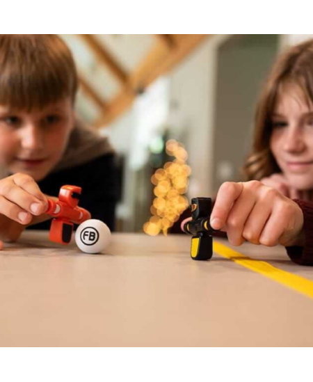 Naujos kartos stalo futbolas FAT BRAIN TOYS FoosBots, 2 žaidėjų rinkinys